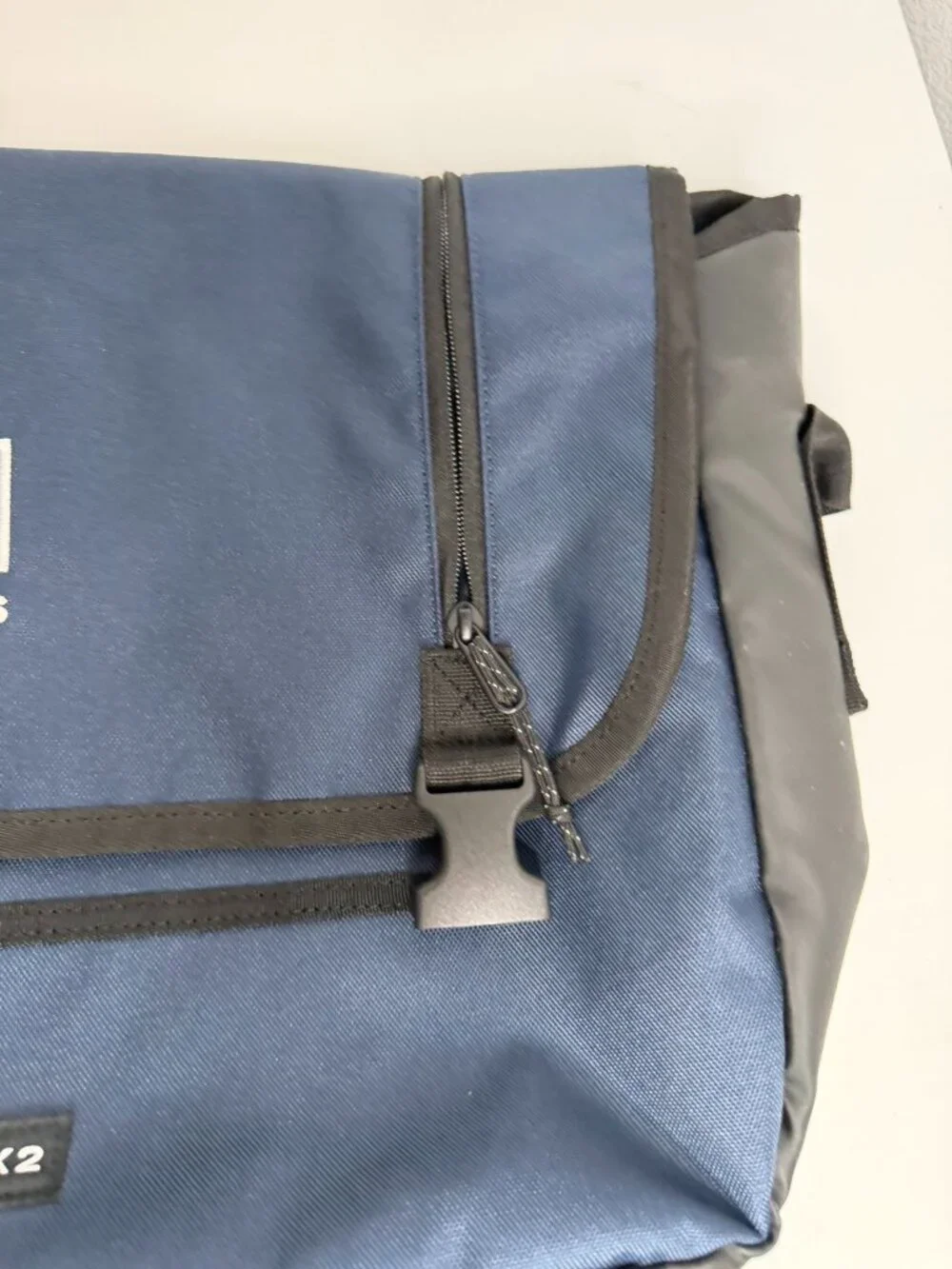 Timbuk2 City Compass Messenger Bag Navy NWT